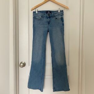 Hollister lowrise medium wash boot cut jeans